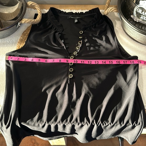 White House Black Market Sleeveless Blouse 🖤⭐️🖤 - Picture 2 of 6